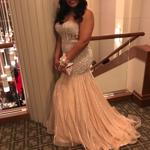 PROM DRESS - Picture 4 of 5